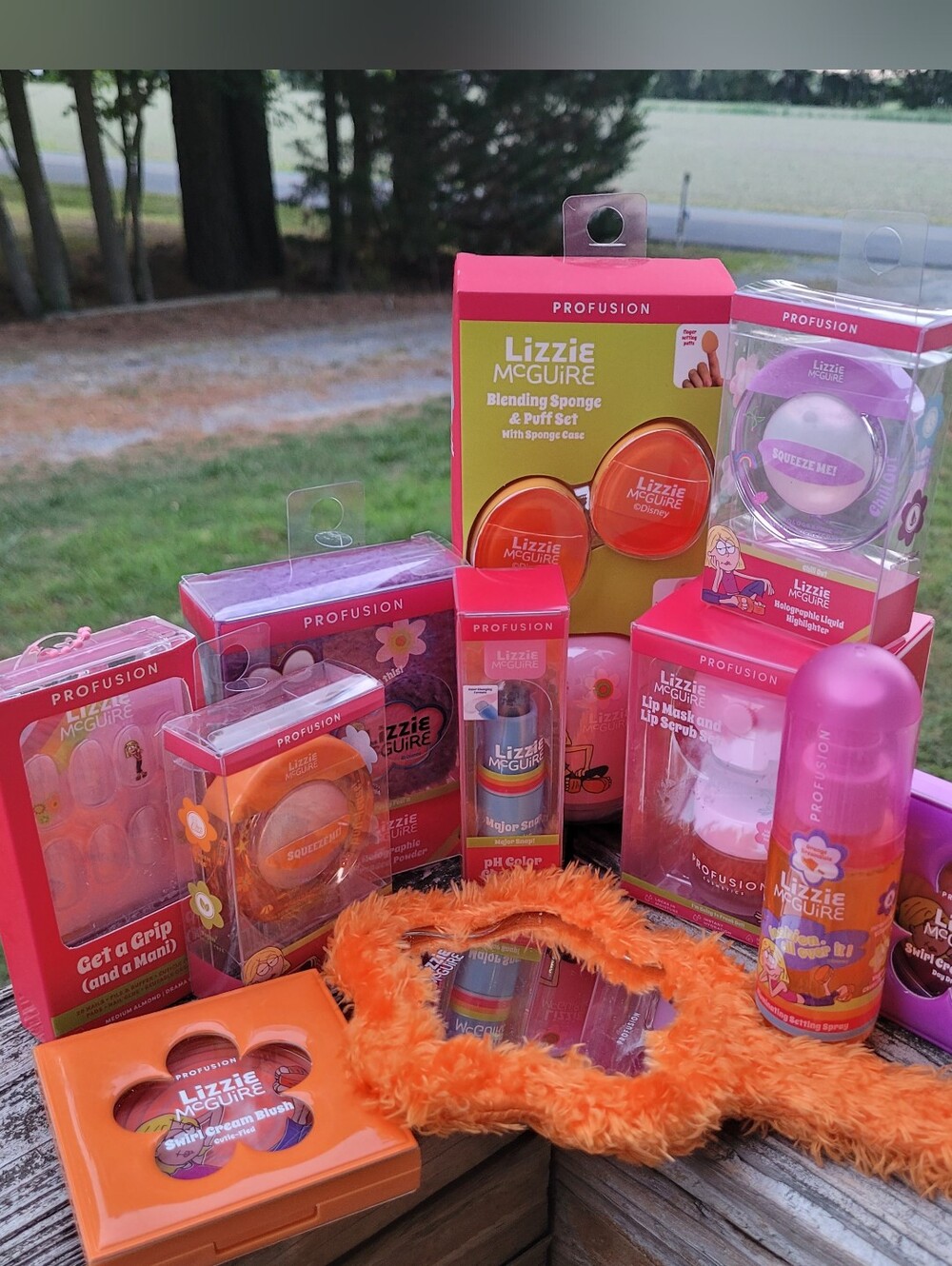Profusion Cosmetics Lizzie McGuire Pink and Orange Makeup & Tool Set